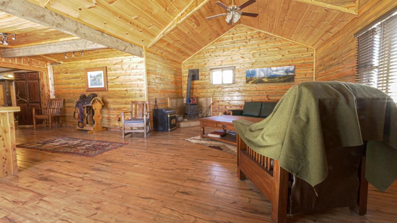 Aubin Sky Lodging At The Yl Ranch Savery Eksteriør bilde
