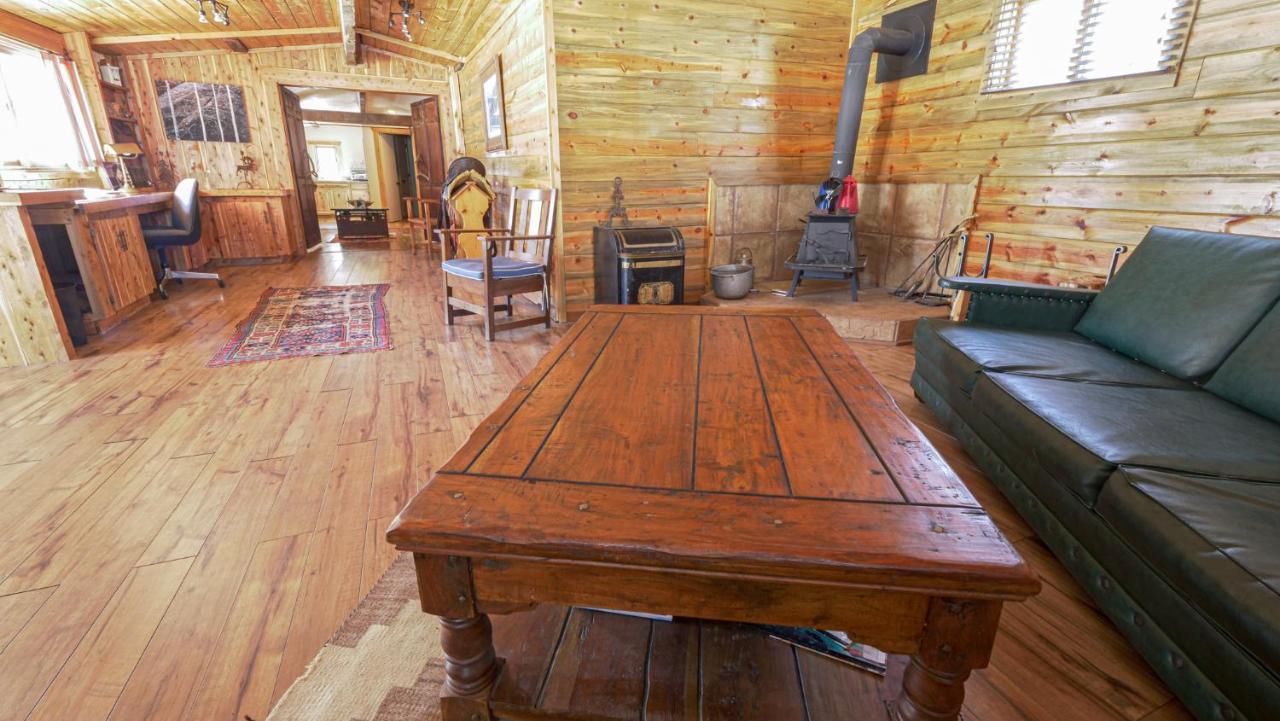 Aubin Sky Lodging At The Yl Ranch Savery Eksteriør bilde