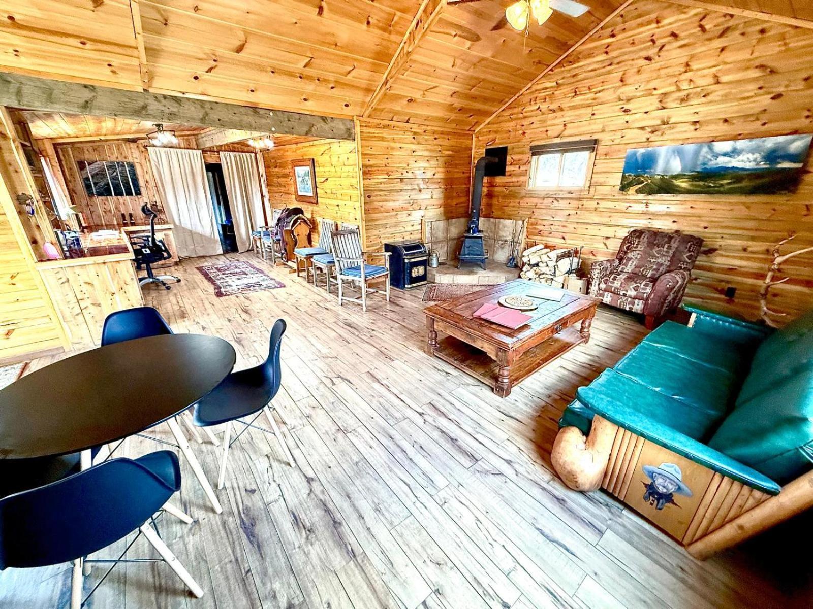 Aubin Sky Lodging At The Yl Ranch Savery Eksteriør bilde